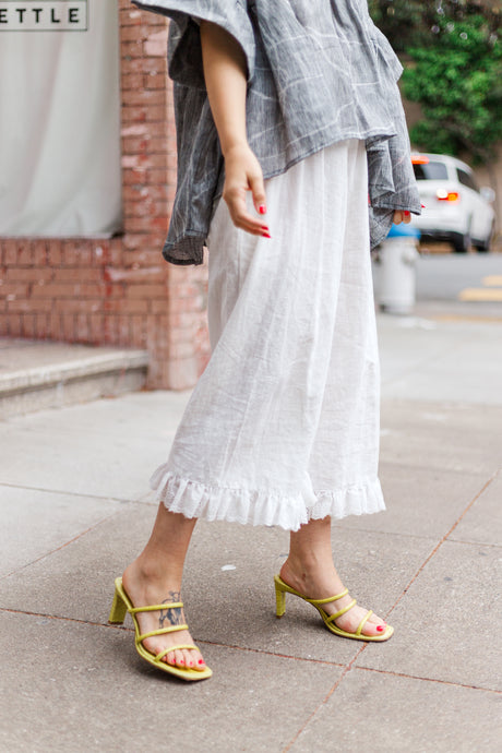 Mid Easy Ruffle Pant in White Linen (RTS)